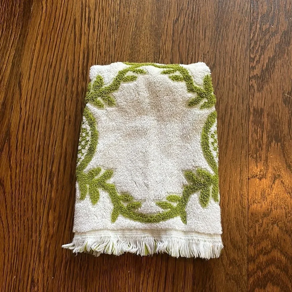 Vintage 70s Sears Velvet Touch white‎ & avocado green cotton bath hand towel